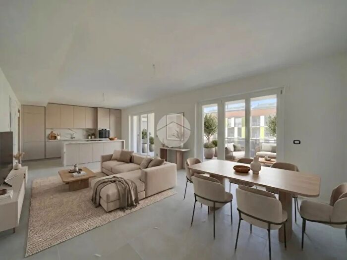 Appartamento con 5 locali in vendita in Via Belgio, Orbassano