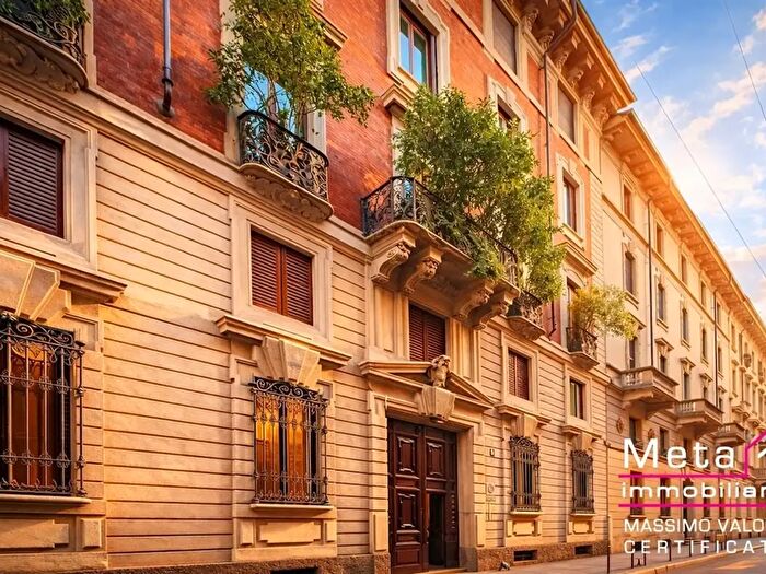 Appartamento bilocale in vendita in Via San Primo, Milano