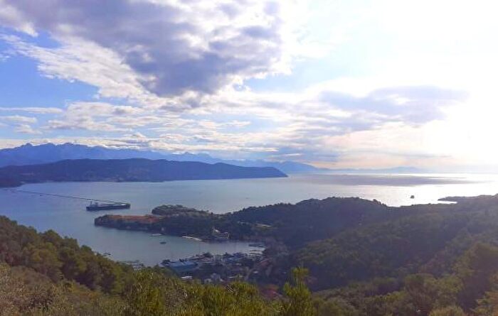 Casa con 6 locali in vendita in Via Giulio Canedoli, Portovenere