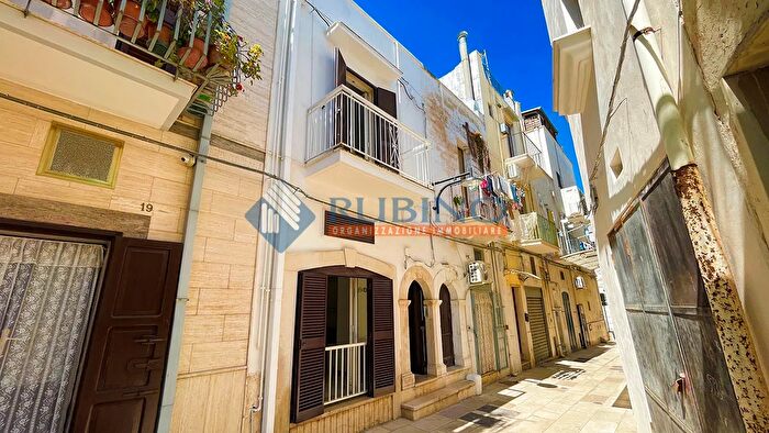 Appartamento trilocale in vendita in Vico Clemente, Mola Di Bari