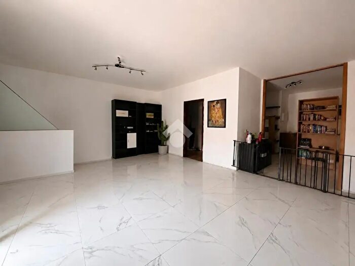 Appartamento trilocale in vendita in Via Roma, Azzano San Paolo