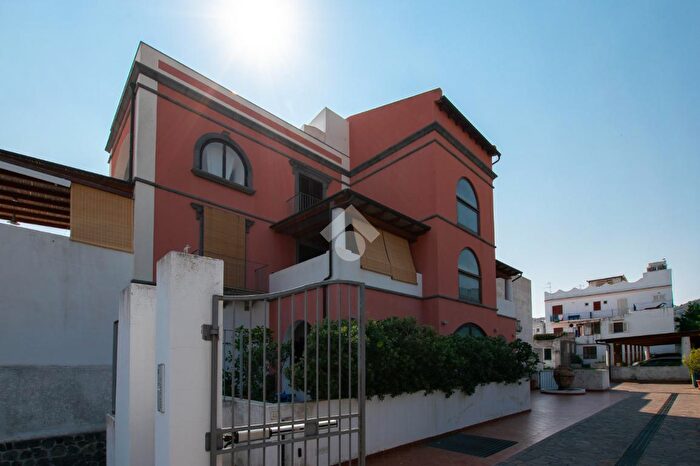 Appartamento bilocale in vendita in Via Rizzo, Lipari