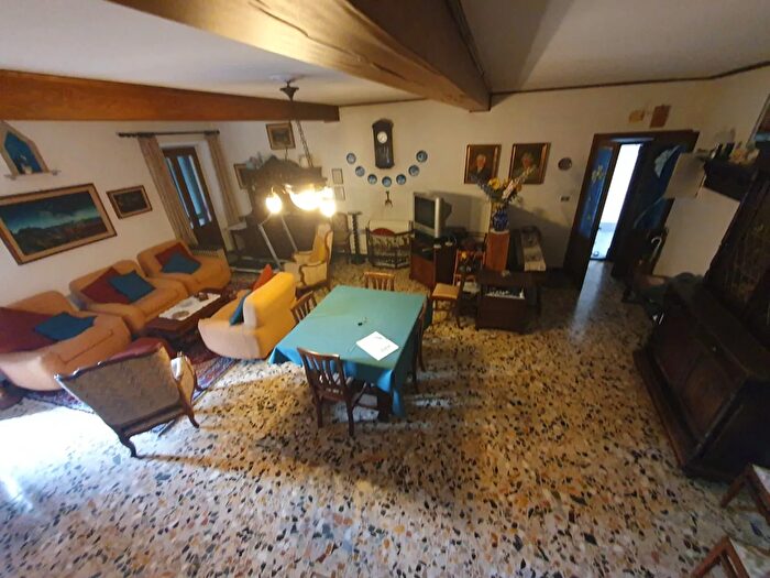 Casa trilocale in vendita in Stazzema