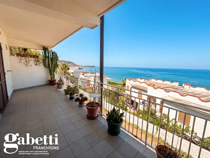 Appartamento trilocale in vendita in Via Benedetto Brin, Caronia