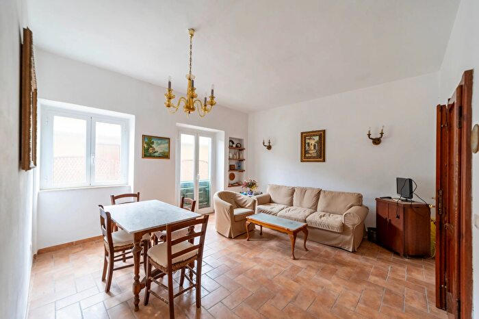 Appartamento trilocale in vendita in Via SantAntonio, Monte Argentario