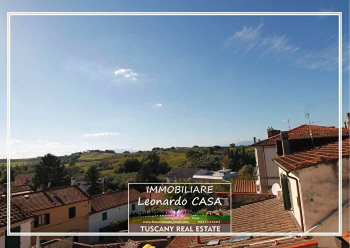 Casa con 9 locali in vendita in Vinci