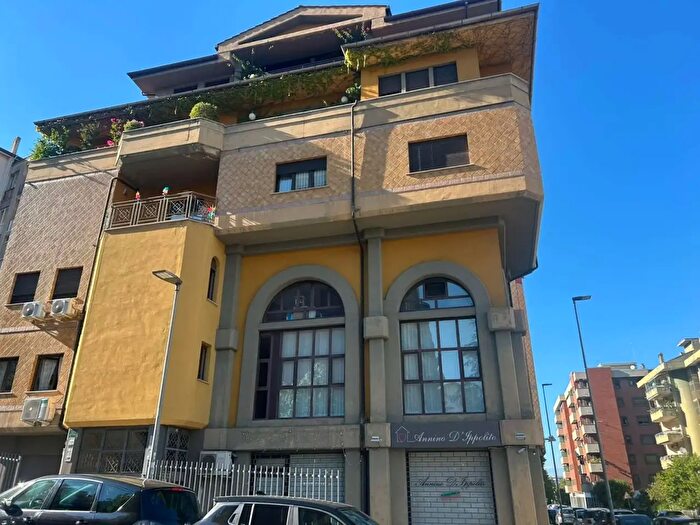 Casa con 6 locali in vendita in Cosenza