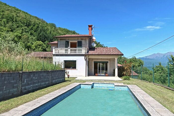 Casa con 10 locali in vendita in Mulazzo