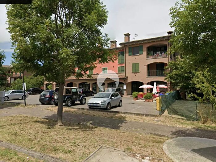 Appartamento con 6 locali in vendita in Via Filippo Turati, Quattro Castella