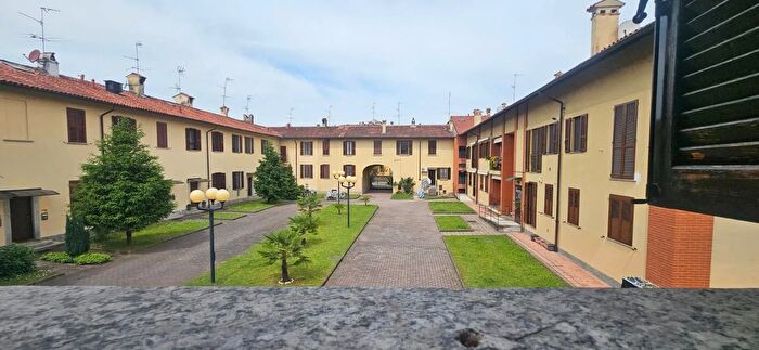 Appartamento trilocale in vendita in Via Anselmo dellOrto, Casorate Primo