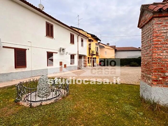 Casa trilocale in vendita in Via Santa Maria, Villanterio