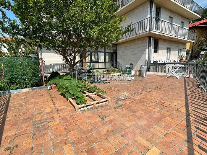 Appartamento quadrilocale in vendita in Via Roma, Tavernerio