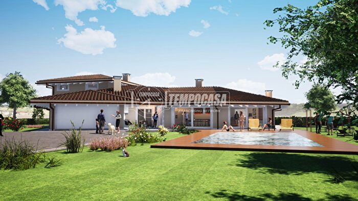 Casa con 8 locali in vendita in Via Beato Bonifacio da Rivarolo, Rivarolo Canavese