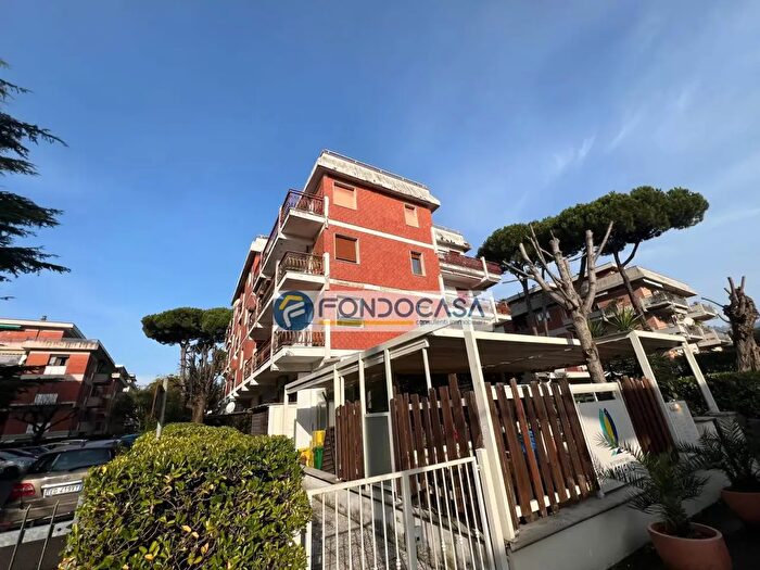 Appartamento quadrilocale in vendita in Via Pisa, Massa