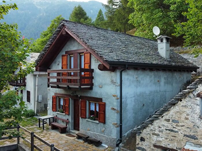 Casa trilocale in vendita in Loc Vercengio, Bognanco
