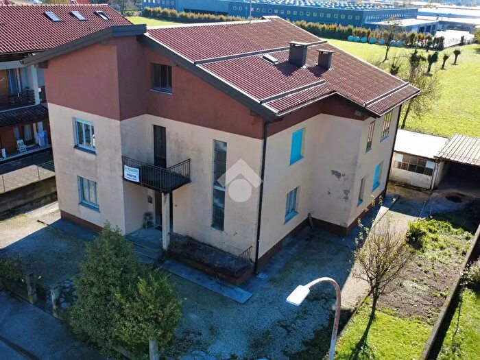 Casa con 8 locali in vendita in Via Udine, Tolmezzo