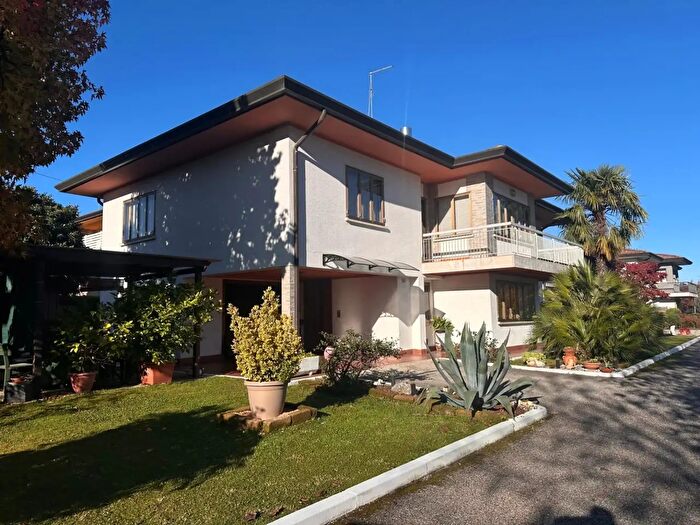 Casa con 5 locali in vendita in Viale Venezia, Codroipo