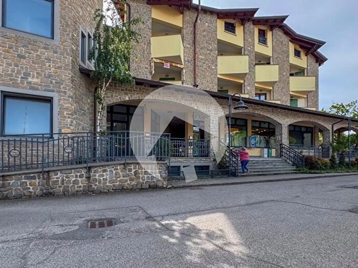 Appartamento bilocale in vendita in Via della Vittoria, Villa Minozzo