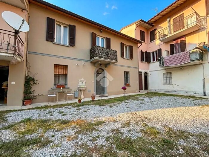 Casa trilocale in vendita in Via Zanardelli, Castiglione Delle Stiviere
