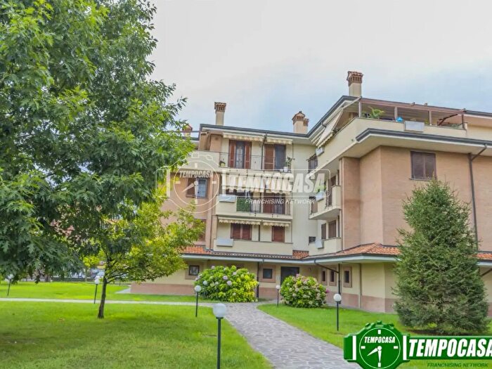 Appartamento trilocale in vendita in Via Donizetti, Casarile