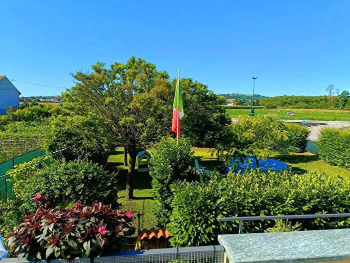 Casa quadrilocale in vendita in Cantone Castello B, Casale Monferrato