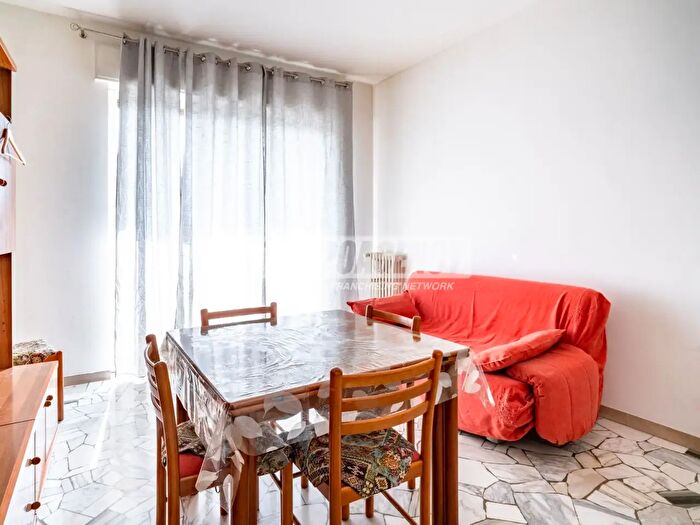 Appartamento trilocale in vendita in Via Kennedy, Garbagnate Milanese