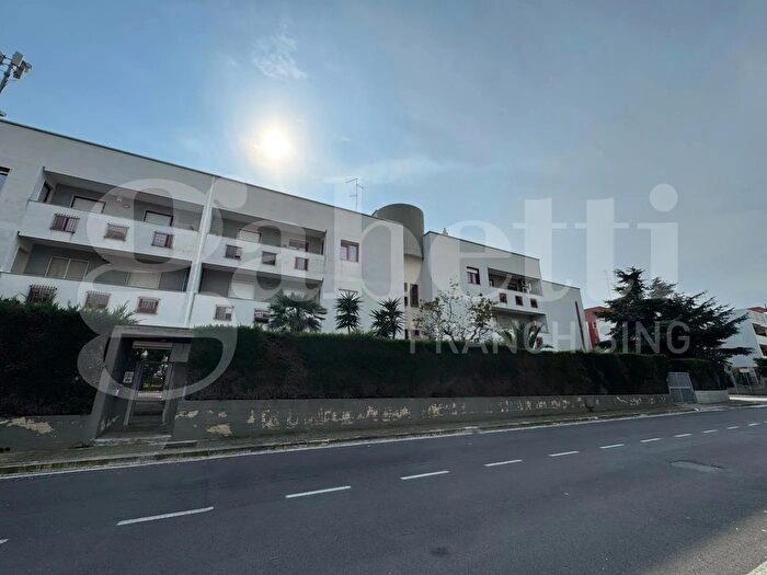 Appartamento quadrilocale in vendita in Via delle Azalee, Bari