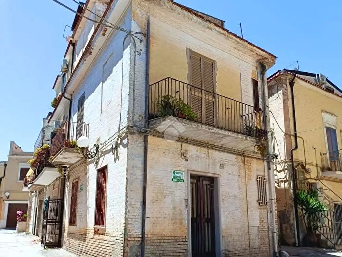 Casa trilocale in vendita in Vico Curvo, San Severo