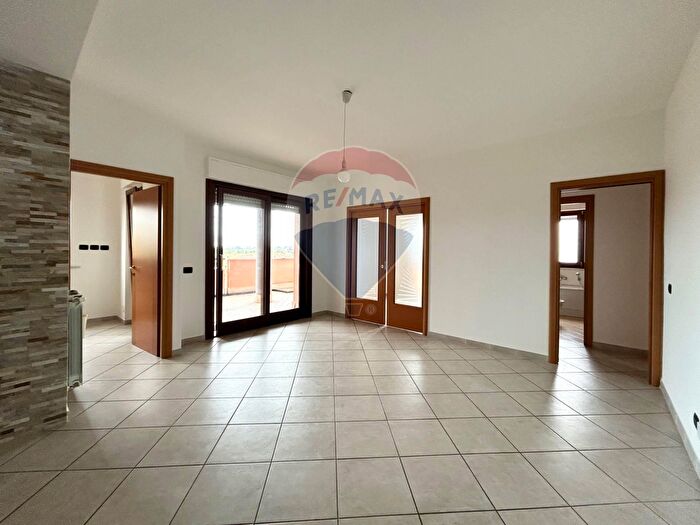 Appartamento quadrilocale in vendita in Via Piemonte, Aprilia