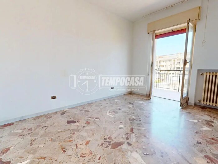 Appartamento trilocale in vendita in Via Giuseppe Giusti, Bari
