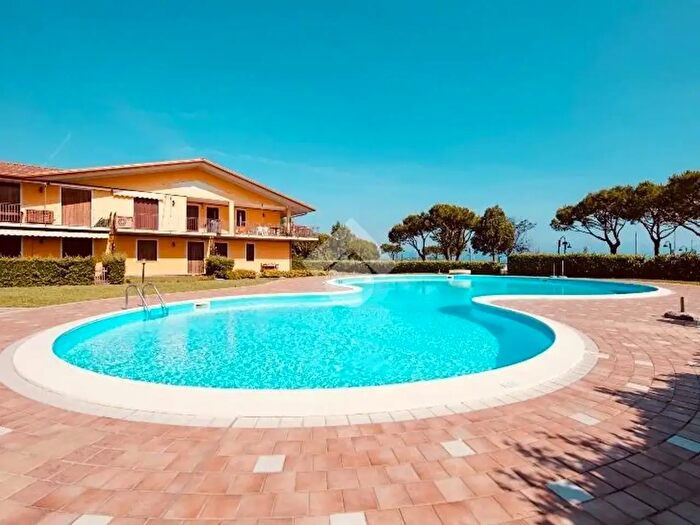 Appartamento bilocale in affitto in Via Verona, Sirmione