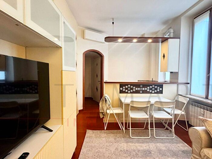 Appartamento trilocale in affitto in Viale Monte Grappa, Garibaldi Corso Como, Milano