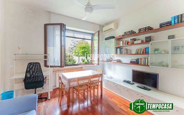 Appartamento bilocale in vendita in Via San Giusto, Milano