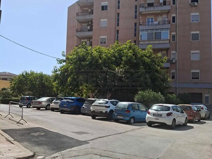 Appartamento quadrilocale in vendita in Viale Tica, Siracusa