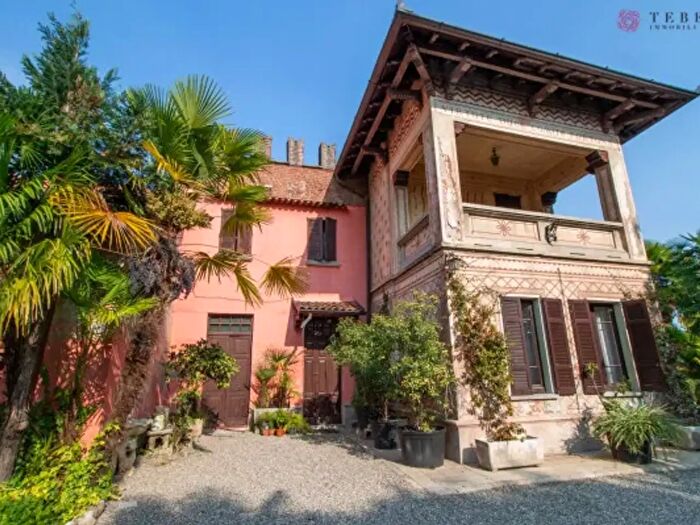 Casa con 6 locali in vendita in Piazza della Repubblica, Gallarate