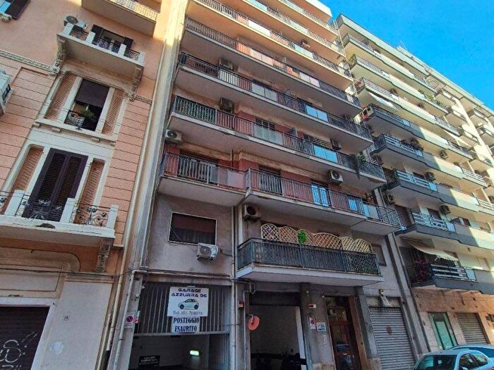 Appartamento quadrilocale in affitto in Via Domenico Acclavio, Borgo, Taranto