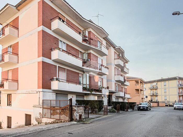 Appartamento trilocale in vendita in Via Santa Felicissima, Civita Castellana