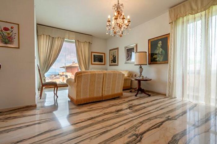 Casa con 6 locali in vendita in Via Villa Petrara, Sezze