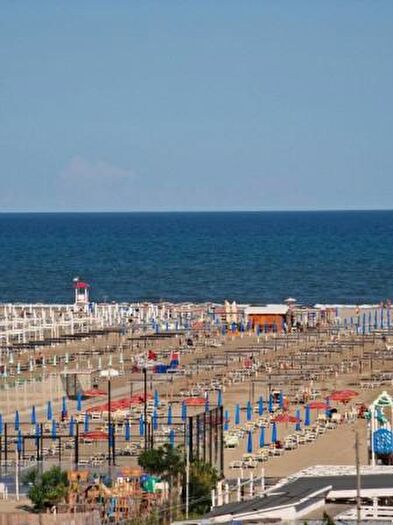 Appartamento trilocale in vendita in Viale Giovanni Pascoli, Comacchio