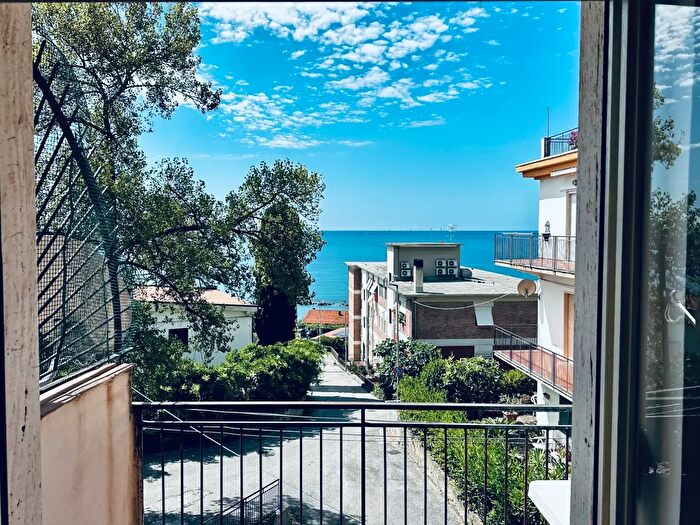 Appartamento con 5 locali in vendita in Pollica