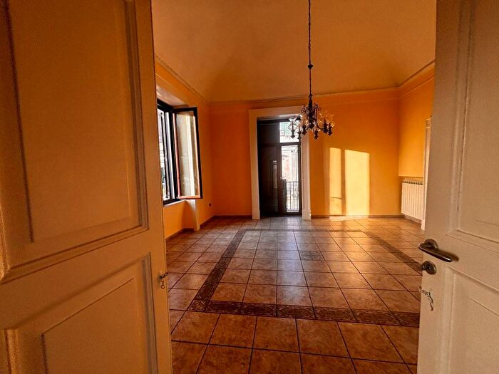 Appartamento trilocale in affitto in Via Purgatorio, Torre del Greco