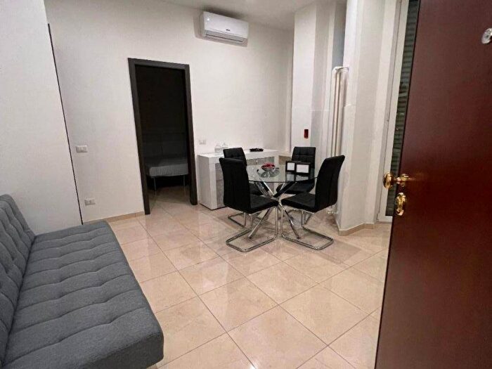 Appartamento bilocale in affitto in Viale Andrea Doria, Centrale, Milano