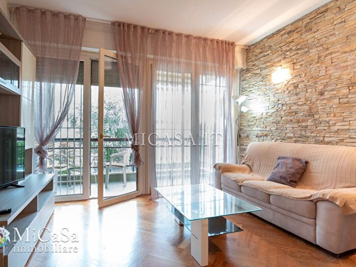 Appartamento trilocale in affitto in Via Oleandri, Tirrenia, Pisa