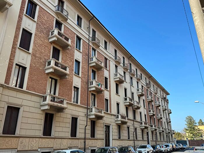 Appartamento con 5 locali in vendita in Via Fieramosca, Torino