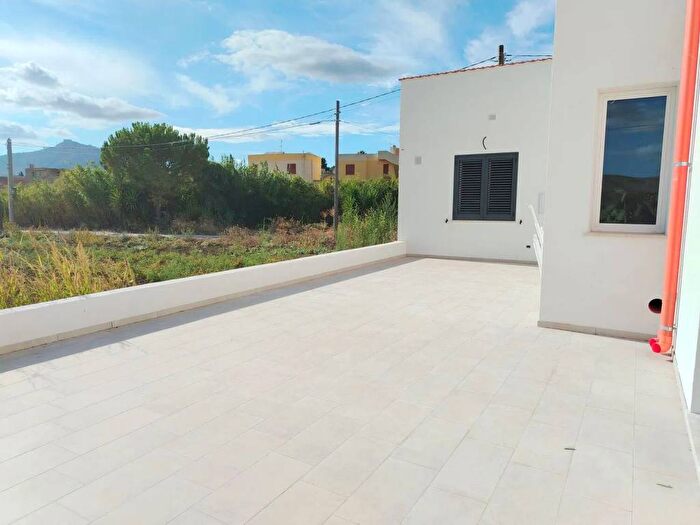 Appartamento con 6 locali in affitto in Chiesanuova, Valderice