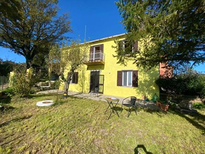 Casa con 5 locali in vendita in Semproniano