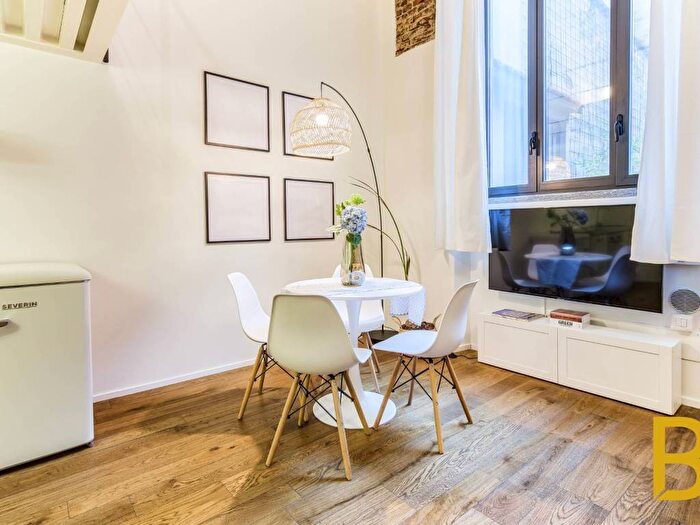 Appartamento bilocale in affitto in Via Federico Confalonieri, Isola, Milano