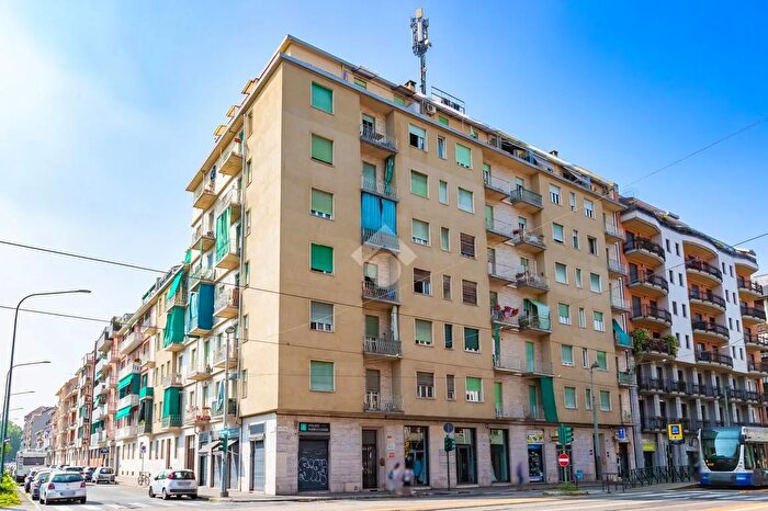Appartamento bilocale in vendita in Corso Giulio Cesare, Torino