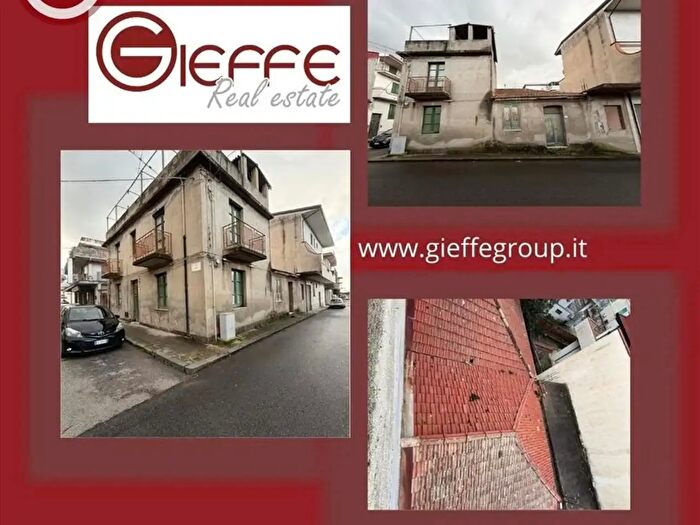 Casa con 10 locali in vendita in Taurianova