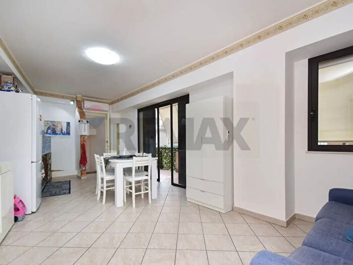 Appartamento bilocale in vendita in Via Zara, Giardini Naxos